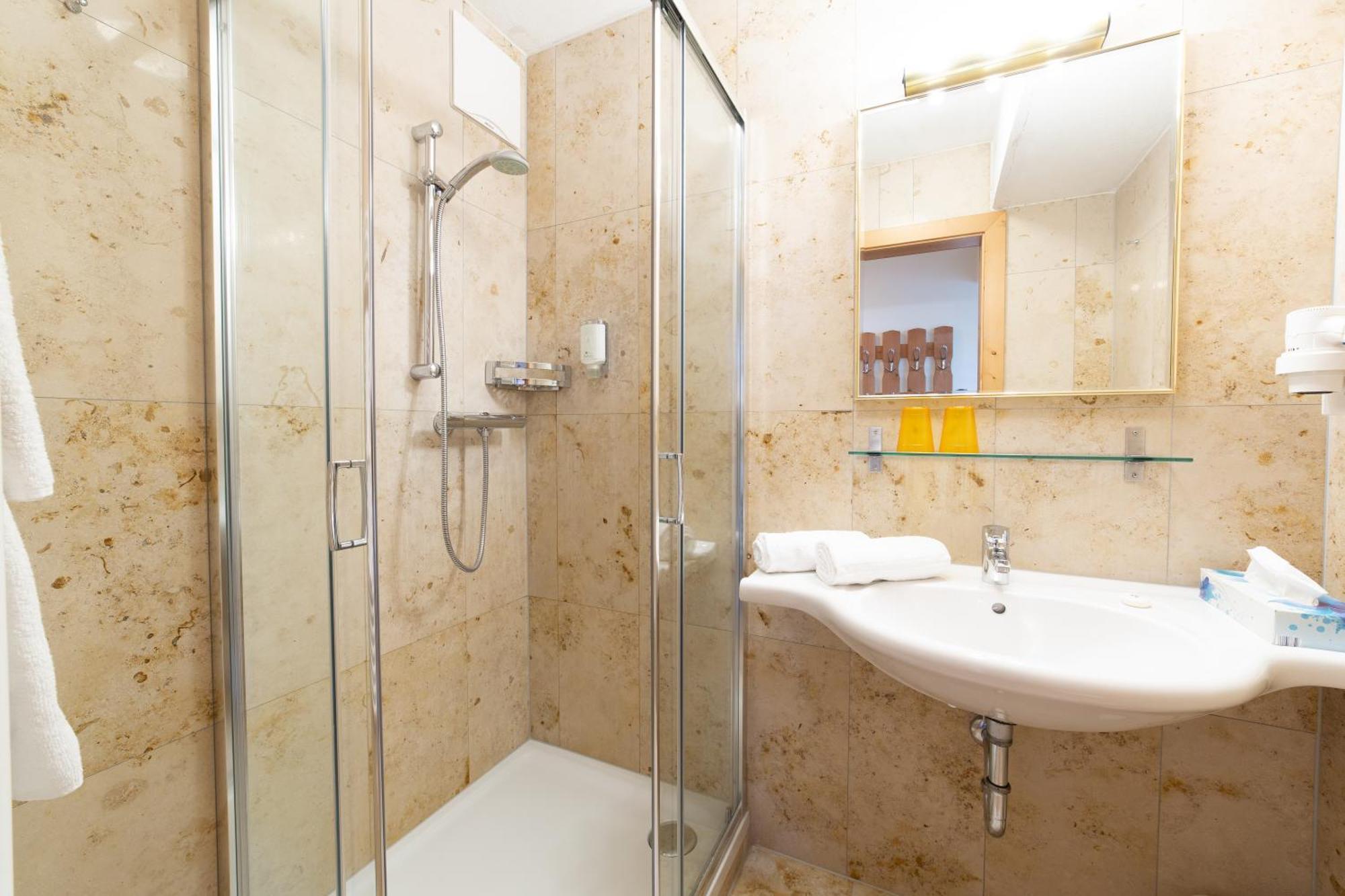 Aparthotel Hirschenau Филцмос Екстериор снимка
